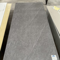 Mármol Basalto 1,22 x 2,44mts x 5mm
